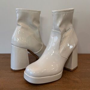 STEVE MADDEN Ever Platform Bootie in Bone Patent Leather Women's 7